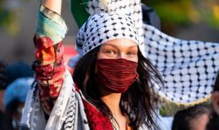 “فلسطينية فخورة”.. بيلا حديد تروي تاريخ الكوفية ورموزها