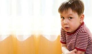طبيب أطفال يقدم نصائح لتعزيز هضم الطفل والتخلص من الإمساك لديه