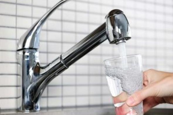 قد يسبب التسمم.. تعرف على مخاطر الإفراط في شرب الماء
