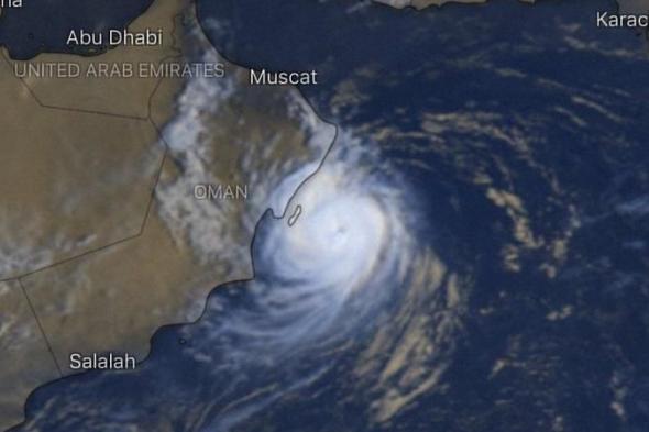 شاهد عين إعصار "هيكا" .. ووسم يتوقع هطولات غزيرة على هذه المناطق