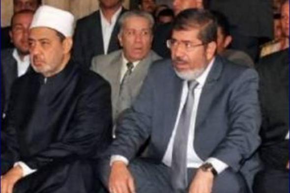 "صورة" أسرته تفجر مفاجأة بشأنه ... دفن نجل محمد مرسي حيًا في هذه المنطقة