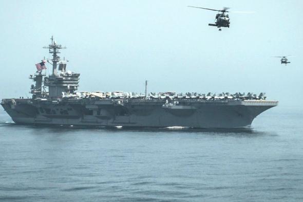 أكبر اسطول أمريكي يدخل خط المواجهة مع إيران ويصل الأن إلى هذة المنطقة الخليجية لقصف طهران