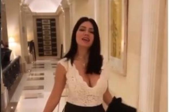 خطوة وبنت الجيران وHAPPY.. أشهر وصلات رقص رانيا يوسف (فيديو)