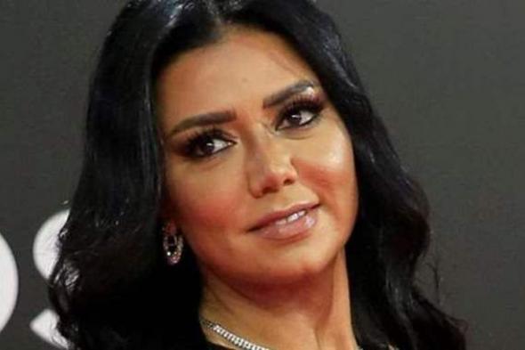 تراند اليوم : شاهد.. رانيا يوسف تثير ضجة بعد ظهورها بفستان شفاف بمهرجان القاهرة السينمائي