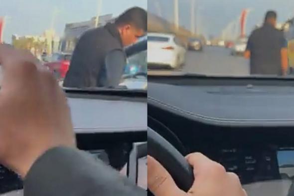 داش كام تنقذ شاب من التبلي عليه بعد تعرضه لحادث .. فيديو