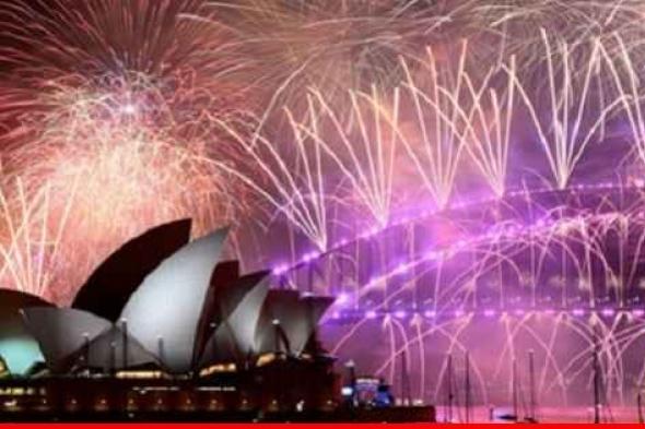 الاستراليون استقبلوا العام الجديد بالألعاب النارية