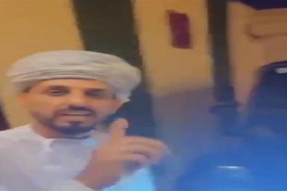 واقعة غريبة.. شاب سعودي يكافئ طبيبا بهدية غير متوقعة "فيديو"