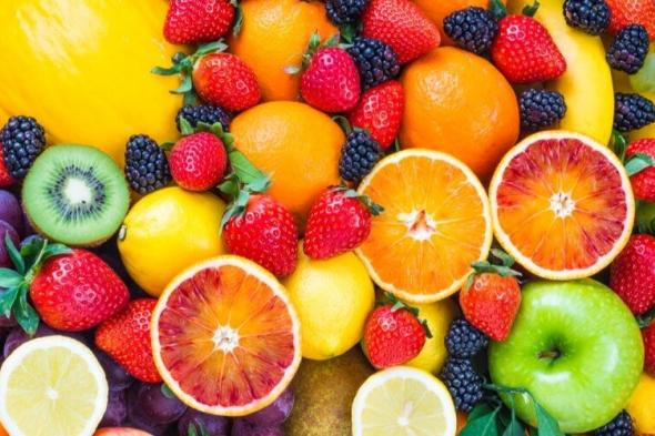 "صحة الشرقية" توضح العلاقة بين ألوان الفواكه وعناصرها الغذائية