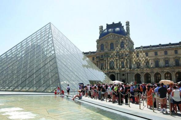 الامارات | متحف اللوفر في باريس  يعوّل على معدلات ارتياد قياسية