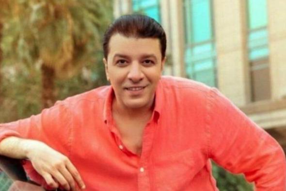 مصطفى كامل يفتتح حفل كاسيت 90 المقام في الرياض