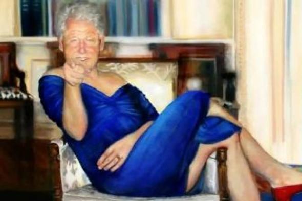 تراند اليوم : صورة غريبة للرئيس الأمريكي الأسبق "بيل كلينتون" بفستان أزرق وحذاء نسائي.. ما قصتها؟