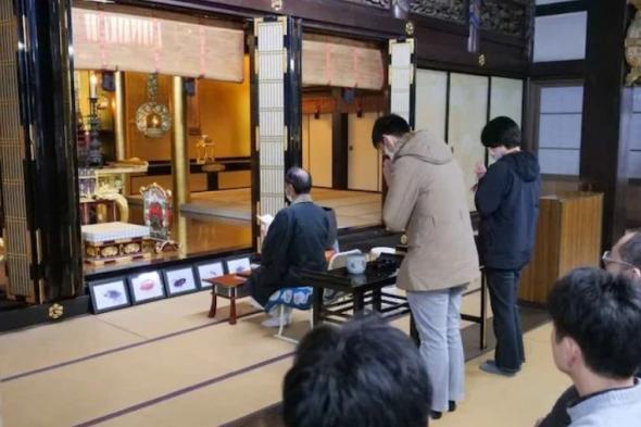 الامارات | اليابان.. شركة للمبيدات الحشرية تقيم حفلًا في المعبد تكريمًا للحشرات المقتولة