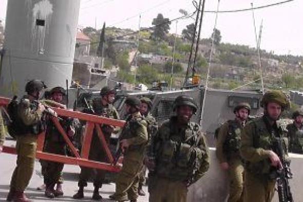 جنود إسرائيل لصوص.. قوات الاحتلال تسرق 90 مليون شيكل من أموال أهالى غزة
