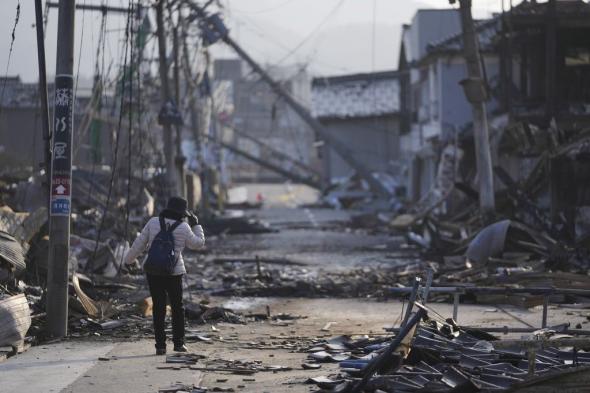 اليابان.. العثور على شخص حي في منزل دمره الزلزال