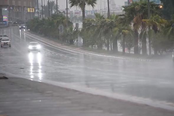 "الأرصاد": أمطار متوسطة على منطقتي عسير وجازان