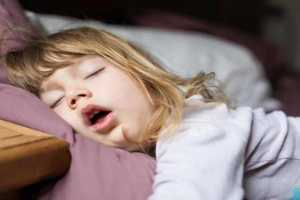 أعراض تنذر بالتهاب "الزوائد اللحمية" عند الأطفال