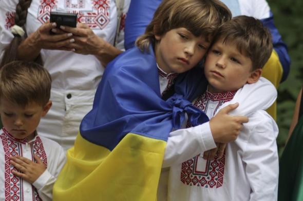 برقم مفزع.. أوكرانيا تواصل اتهام روسيا باختطاف الأطفال