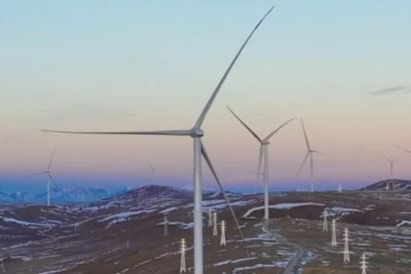 افتتاح أول مشروع لتوليد طاقة الرياح على ارتفاعات عالية في الصين