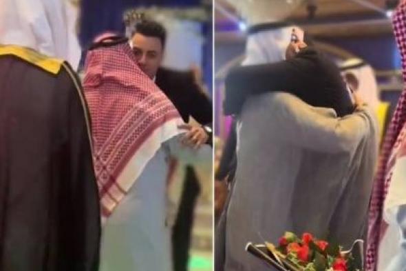 تراند اليوم : يرتدون البشوت.. شاهد: سعوديون يفاجئون صديقهم المصري ويحضرون حفل زفافه في المنصورة