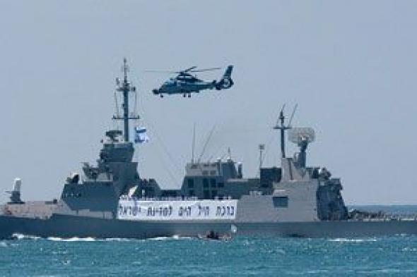 الحوثيون يصيبون سفينة متجهة إلى الموانئ الإسرائيلية بصواريخ.. ويؤكدون: مستمرون في منع الملاحة الإسرائيلية بالبحرين الأحمر والعربي