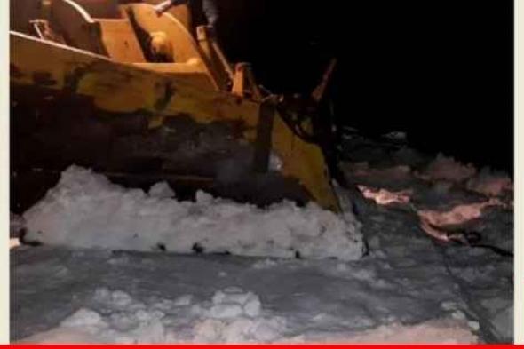 وزارة الأشغال أنقذت 3 اشخاص حاصرت الثلوج سيارتهم في أعالي عكار