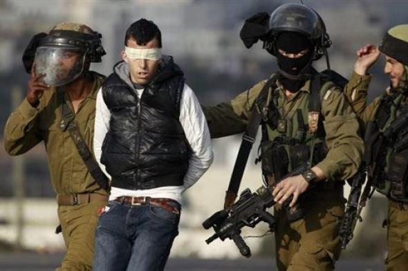 اعتقال 16 فلسطينيًا من الخليل في مداهمات لقوات الاحتلال