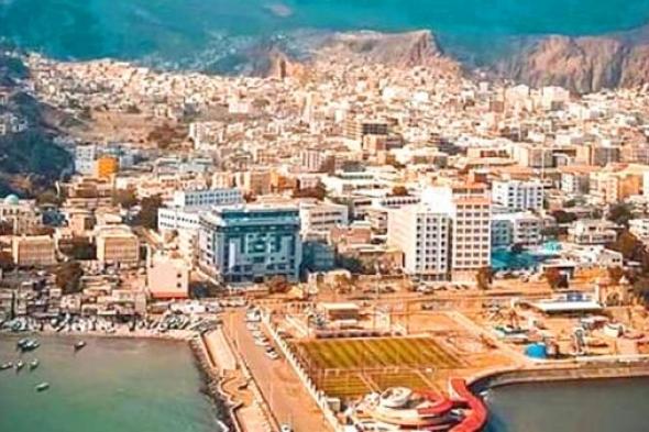 عدن.. صرف رواتب المعلمين لشهر ديسمبر بعد يومين من الإضراب عن التدريس 