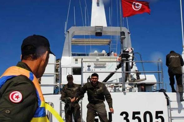 فقد منذ أسبوع.. الحرس البحري التونسي يواصل البحث عن قارب يقل 40 مهاجرًا