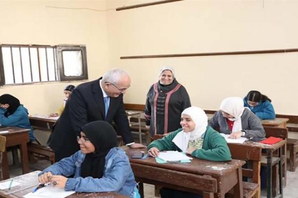 وزير التعليم يتفقد امتحانات الترم الأول للشهادة الإعدادية بالجيزة