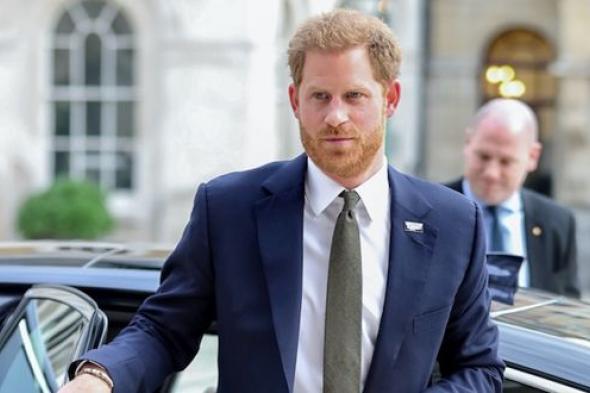 الأمير هاري يسحب دعوى التشهير ضد صحيفة بريطانية