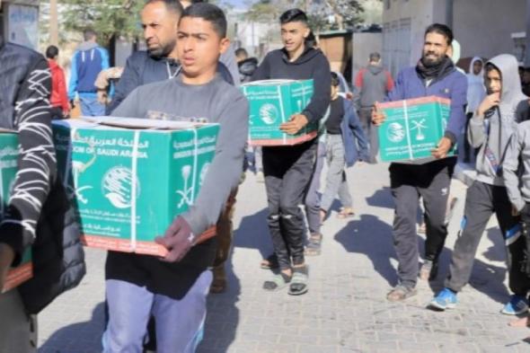 بالصور.. مساعدات سعودية جديدة في غزة