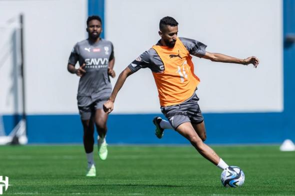 الهلال يواجه الأهلي البحريني وديا