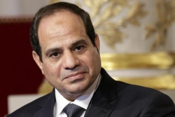 السيسي يدعو المصريين إلى “التحمّل” ويتحدث عن سبب أزمة الدولار