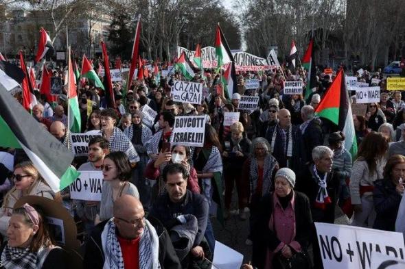 الآلاف يتظاهرون في مدريد للمطالبة بوقف الحرب في غزة