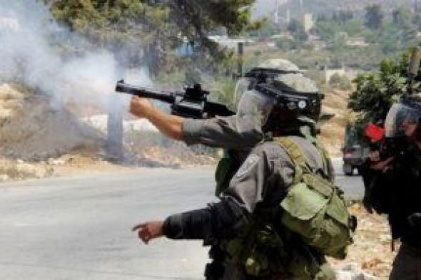 إصابة شاب فلسطينى برصاص الاحتلال خلال مواجهات فى الضفة الغربية