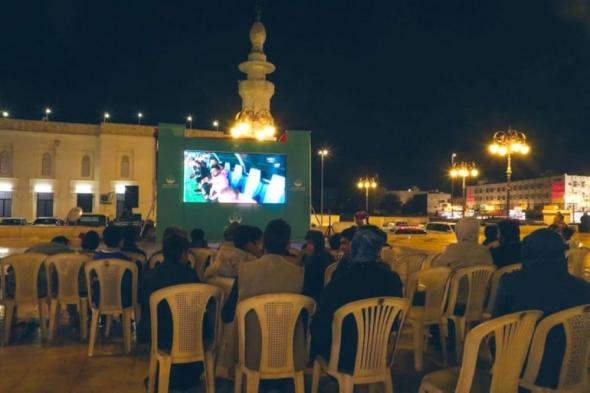 "أمانة تبوك" تنقل الأحداث الرياضية عبر شاشات في الساحات والحدائق العامة
