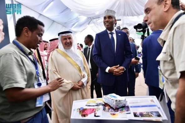 رئيس الوزراء الصومالي يزور معرض "الملك سلمان للإغاثة" بمقديشيو