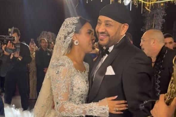 بالفيديو- عصام كاريكا يحتفل بزفاف ابنته بحضور عدد كبير من النجوم