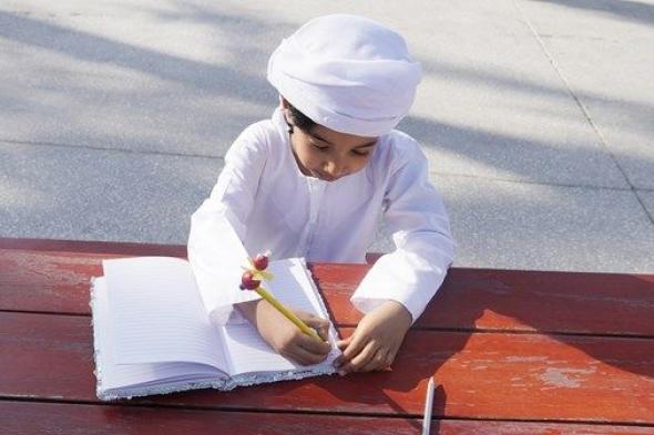 أطفال أبوظبي يطلقون رسائل من المجمع الثقافي إلى الفضاء