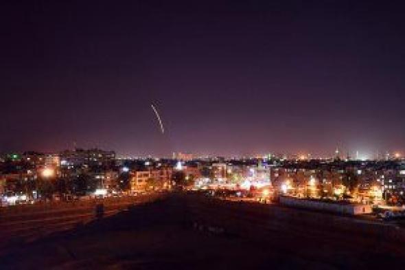 غارات إسرائيلية على دمشق.. والدفاعات السورية تتصدى لعدد من الصواريخ
