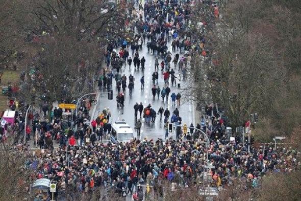 مئات الآلاف في ألمانيا يحتجون ضد اليمين المتطرف