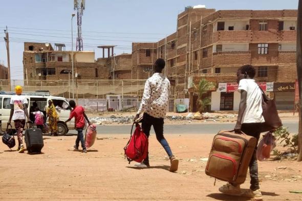 أنباء «الموت جوعا» تدفع السودانيين للفرار