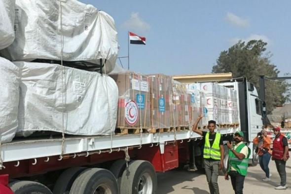 عبور 106 شاحنات مساعدات ميناء رفح البري للفلسطينيين في قطاع غزة