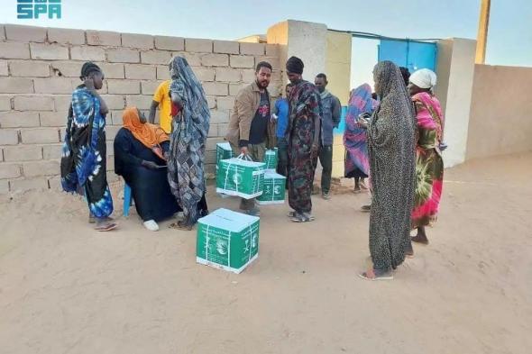 السعودية | مركز الملك سلمان للإغاثة يوزع 2.155 سلة غذائية في محلية الدامر بولاية نهر النيل في السودان