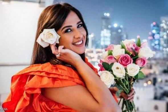 ياسمين عبدالعزيز تحتفل بعيد الحب بهذه الطريقة – صورة