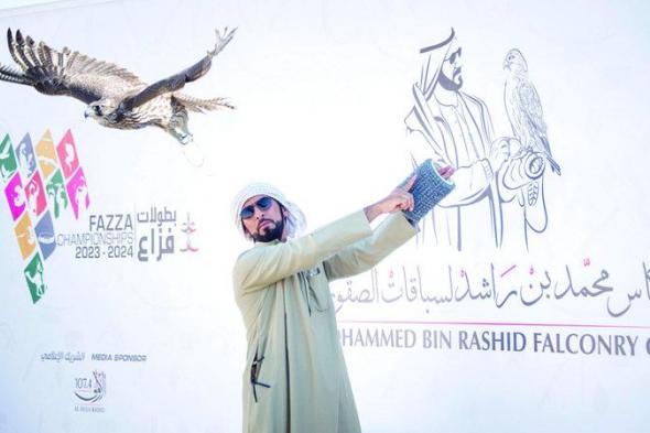 الامارات | «كأس محمد بن راشد لسباقات الصقور».. الطيور في سرعاتها القصوى