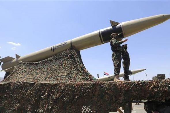 الجيش الأمريكي يستهدف مسيرات وصواريخ تابعة للحوثي في الحديدة