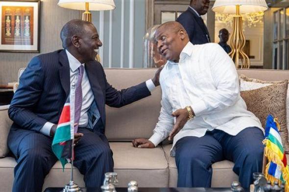 رئيس كينيا يبحث مع نظيره لإفريقيا الوسطى نسبة الاستثمار والتجارة (صور)