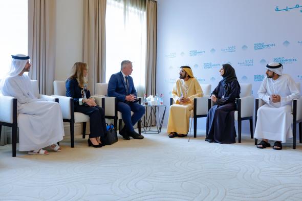 الامارات | محمد بن راشد يلتقي أمين عام منظمة التعاون الاقتصادي والتنمية