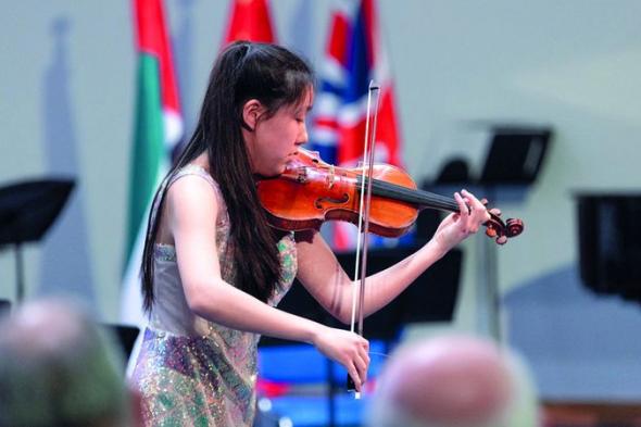 الامارات | «معجزة الكمان» تعزف بصحبة موسيقيي الإمارات الشباب